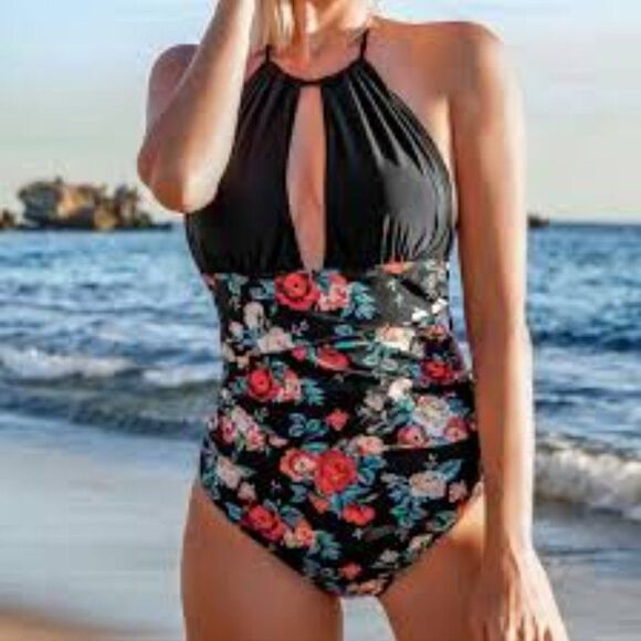 Cupshe One-Piece Halter Deep V Neck Ruched Tummy Swimsuit Size M  NWT! - Picture 1 of 9